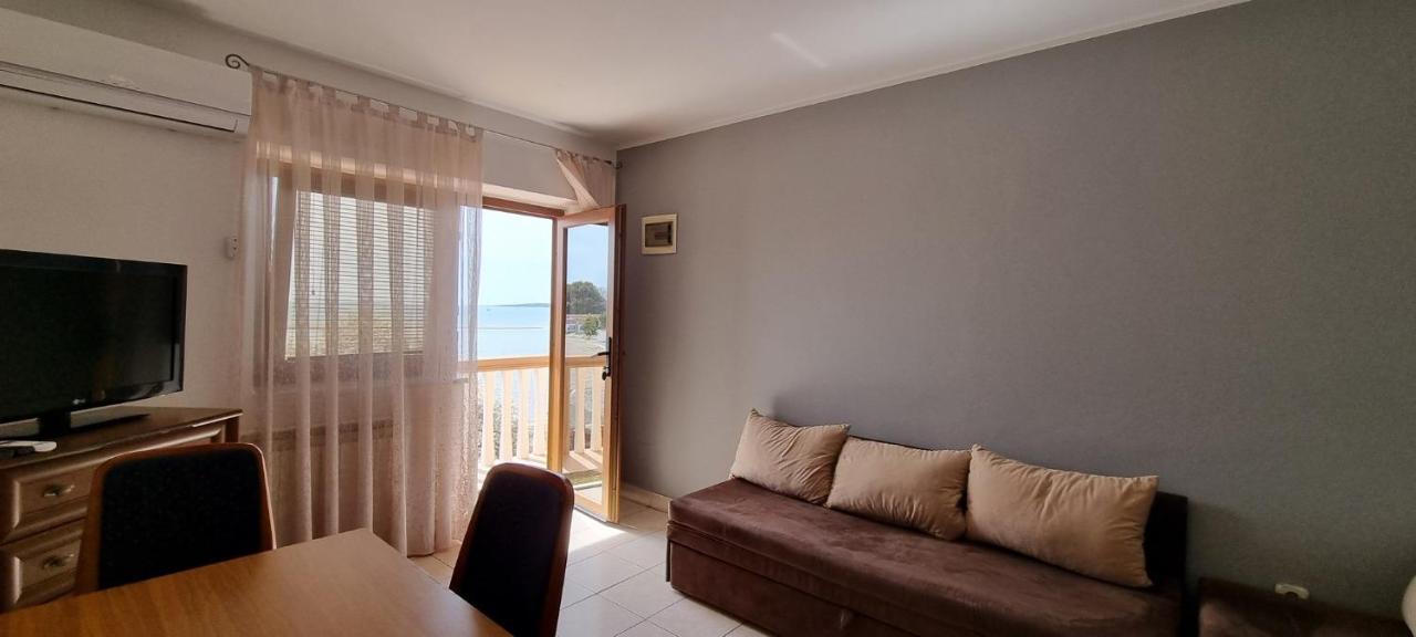 Apartments Real - 10 M From Sea Medulin Exterior photo