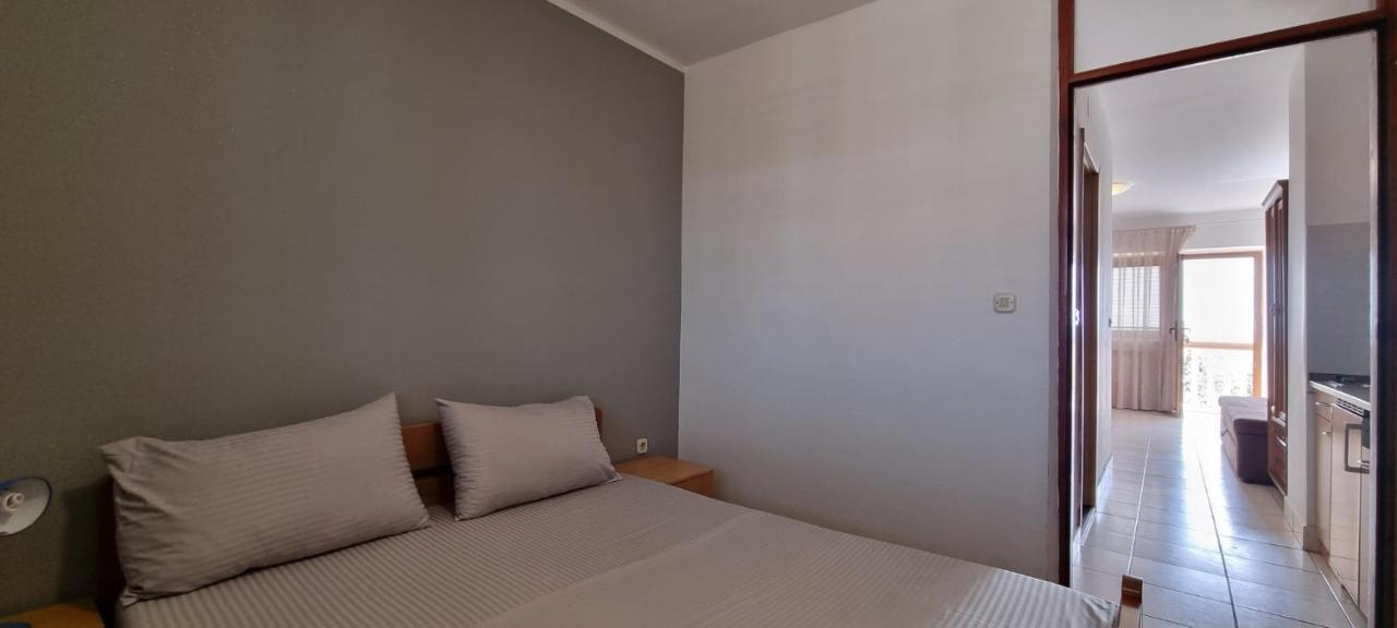 Apartments Real - 10 M From Sea Medulin Exterior photo